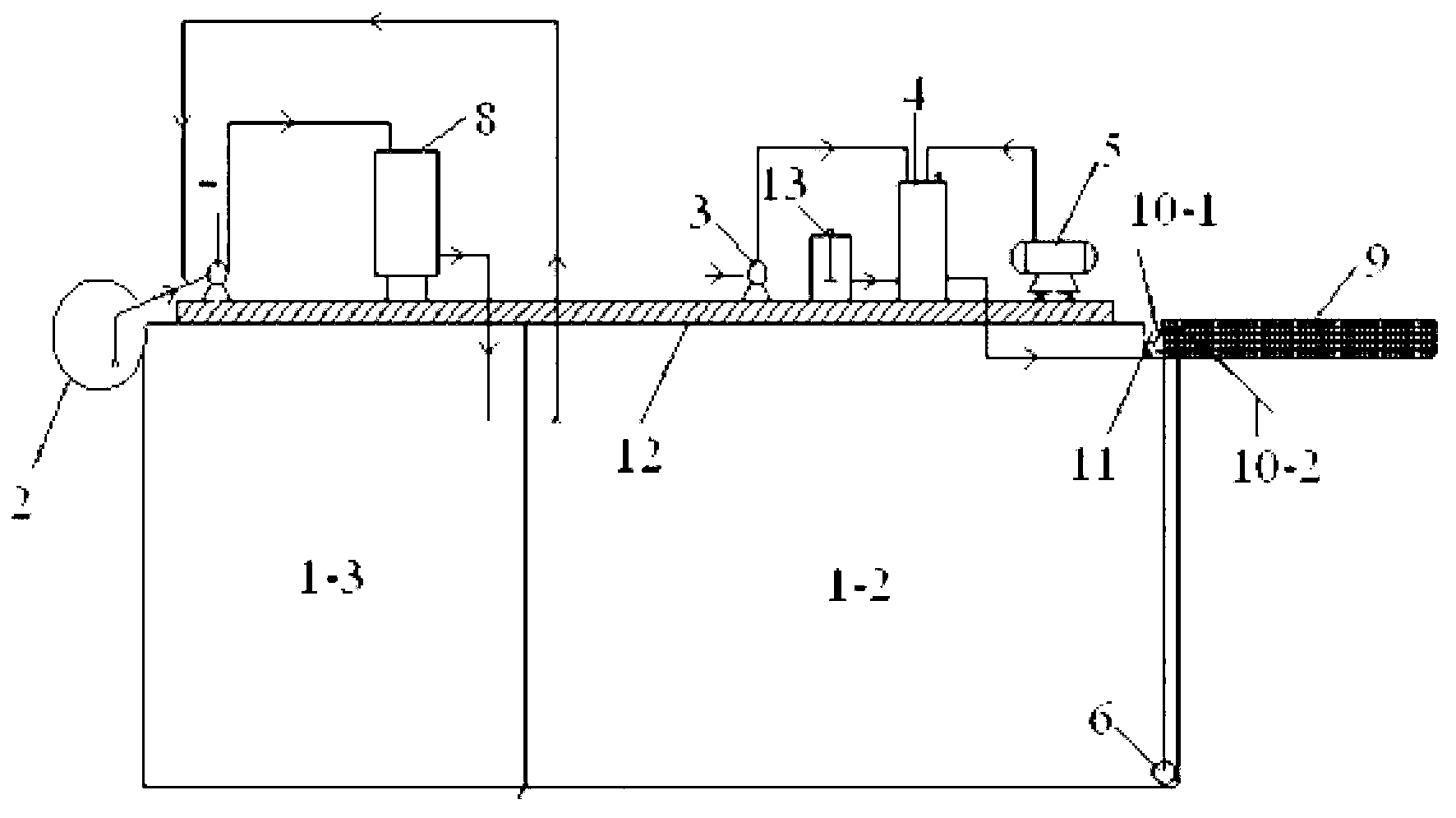 Device for removing algae in eutrophicated water body by mobile floatation platform and application method thereof