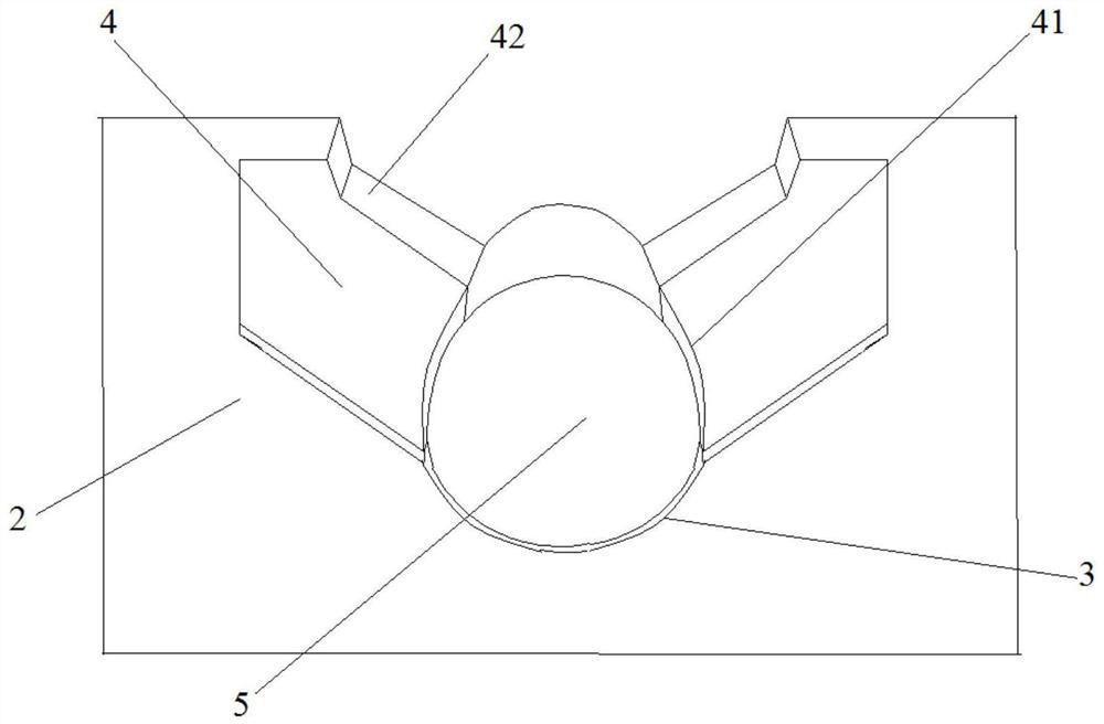 A welding connection structure between a capacitor and a busbar