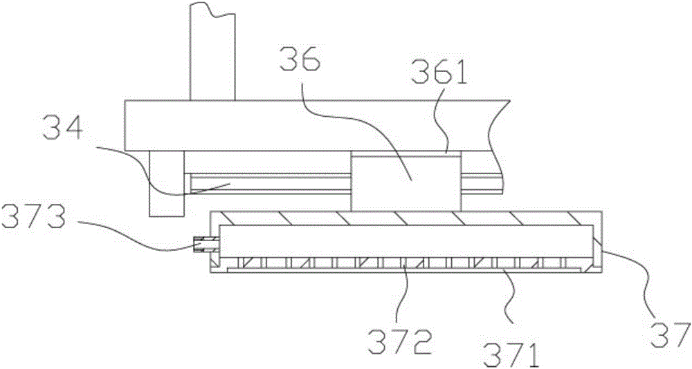 Automatic cream applying mechanism for circular cakes