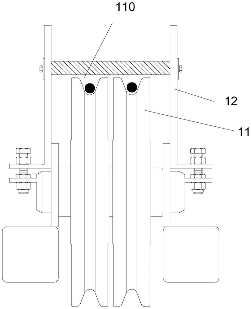 Rope skipping prevention device for horizontal steel wire rope in tower crane and assembly method of rope skipping prevention device