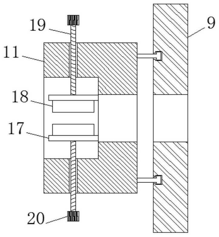 Automatic slicing machine for insulating layer of power cable