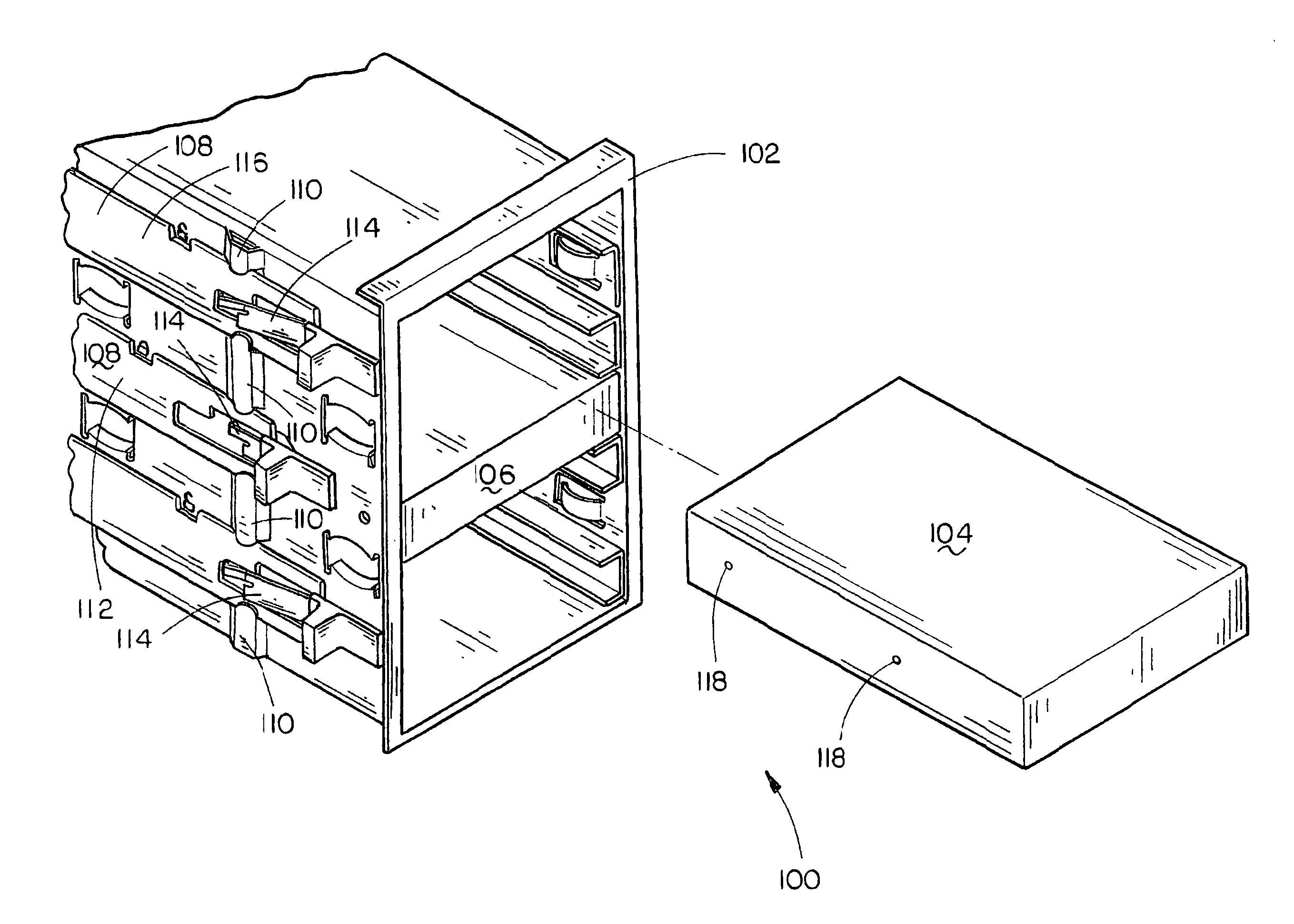 Device retention apparatus locking assembly