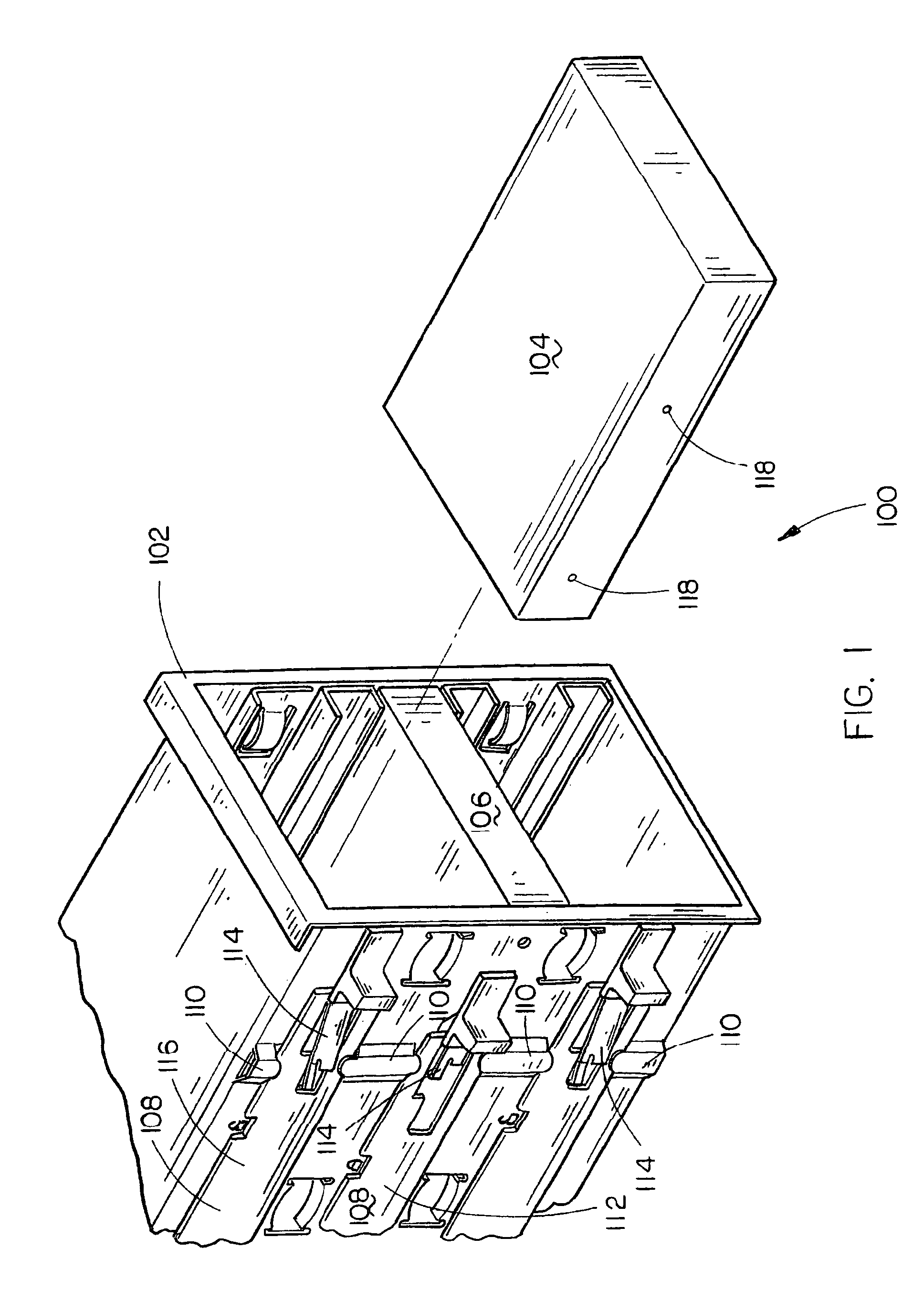 Device retention apparatus locking assembly