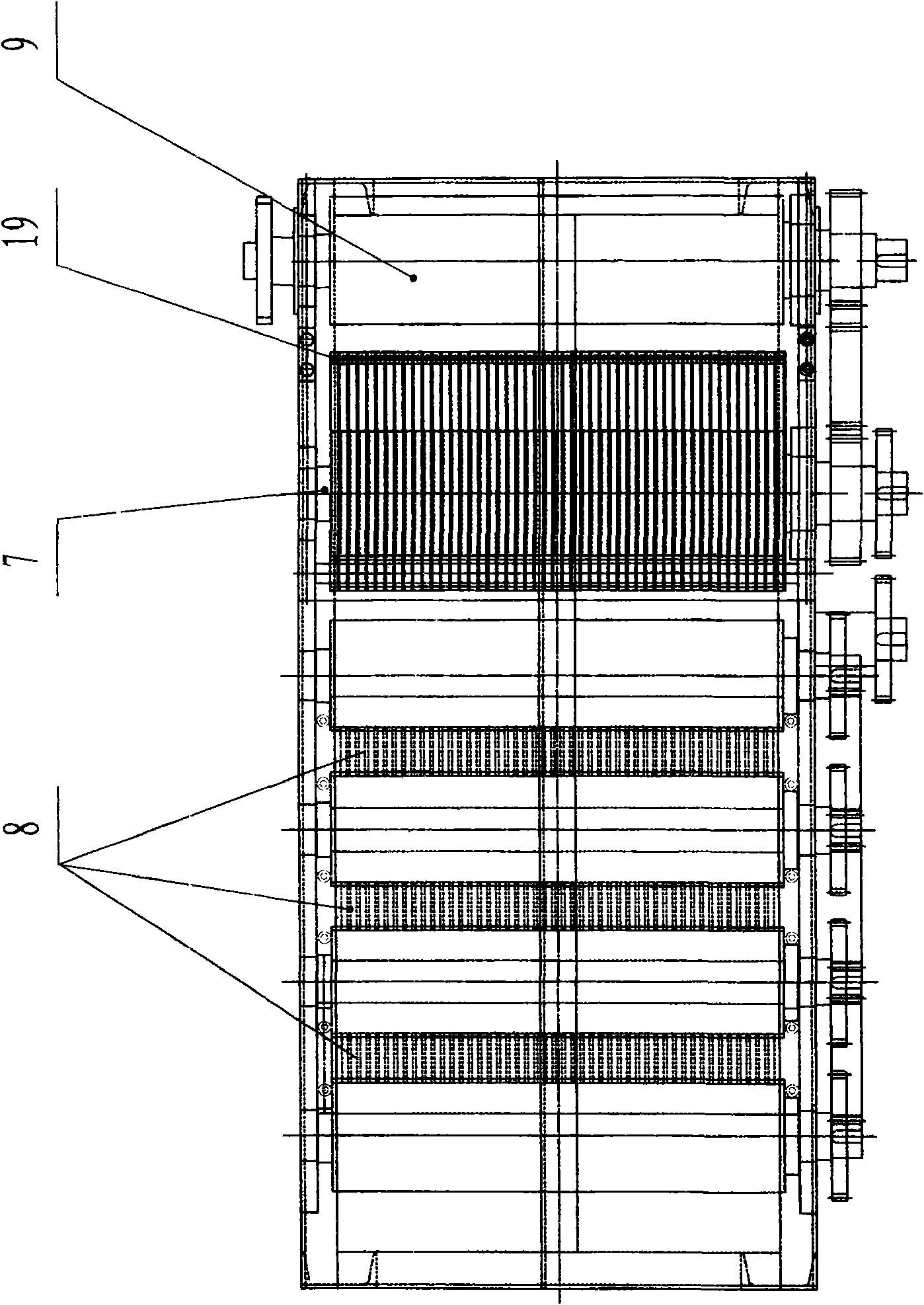 Iron wire straightening fixed-length cutting device and method