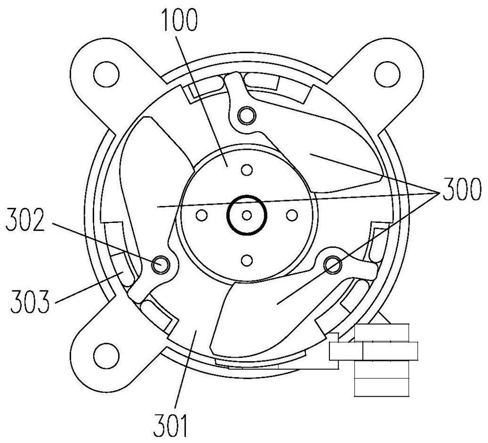 Low-temperature smoking set with revolving door