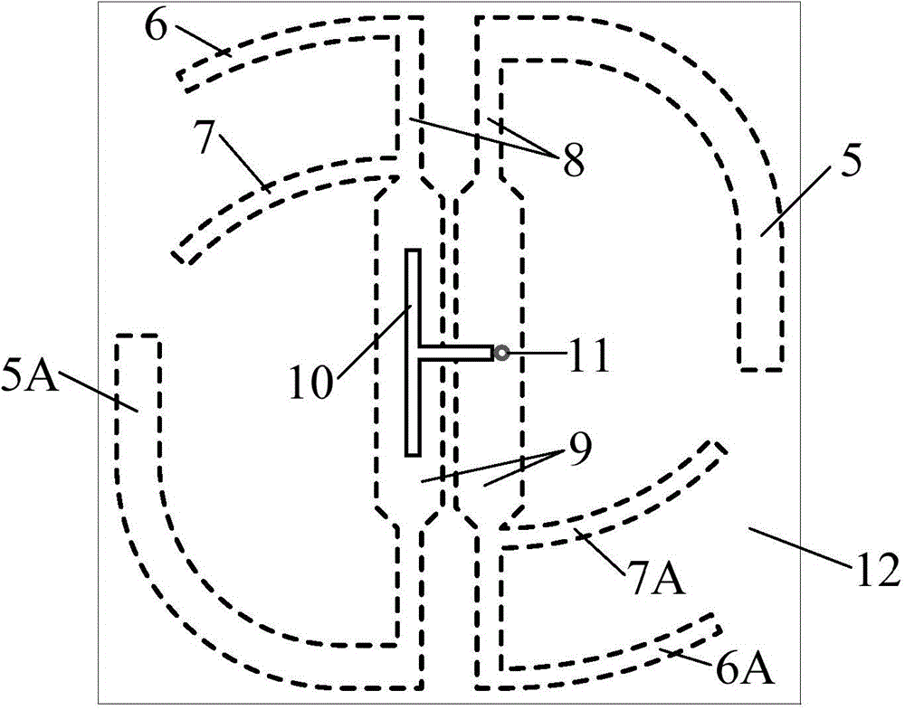 New concept broadband circularly polarized antenna