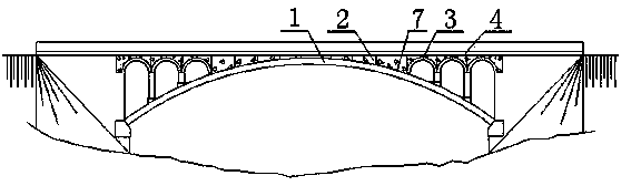 Masonry arch bridge using lightweight concrete as arch filler