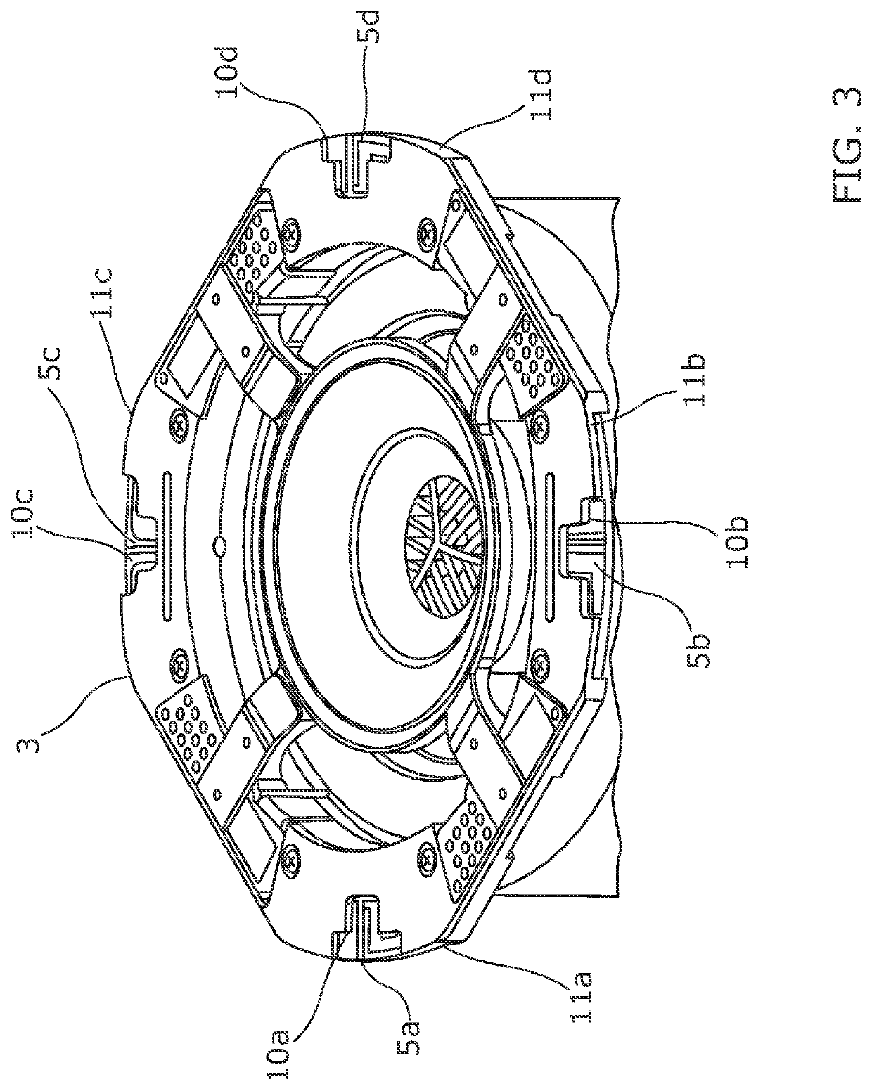 Antenna arrangement for ceiling mounted device