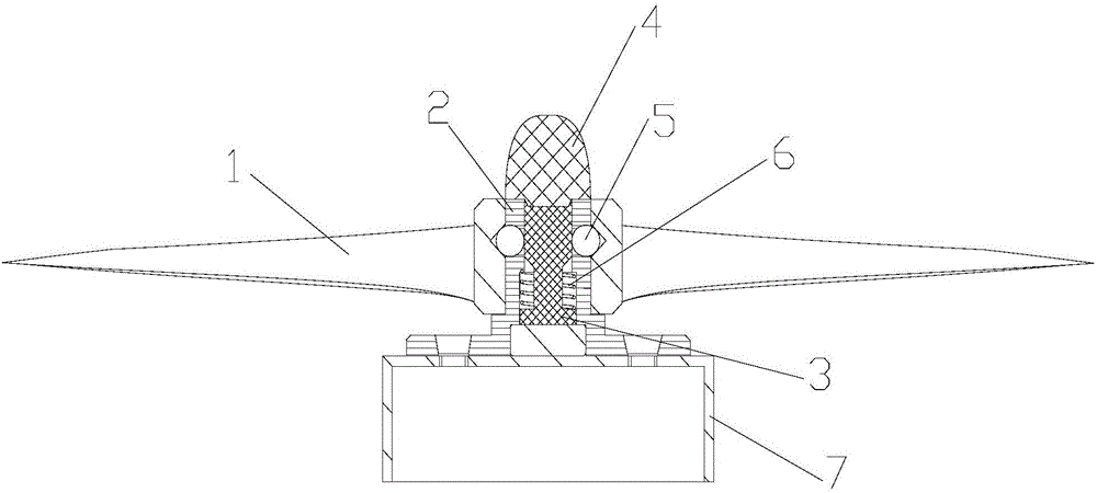 Self-locking mechanism for fast disassembly and assembly of propeller