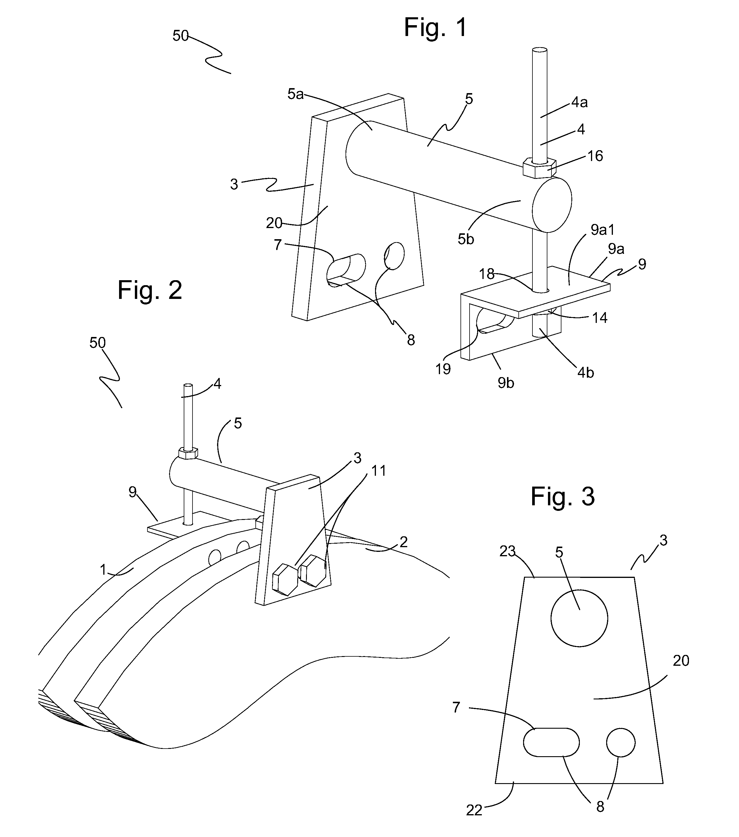 Alignment tool for a manway cover