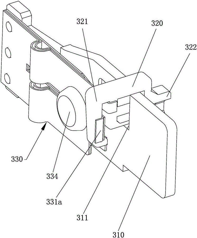 Magnetic latching relay for synchronous switch