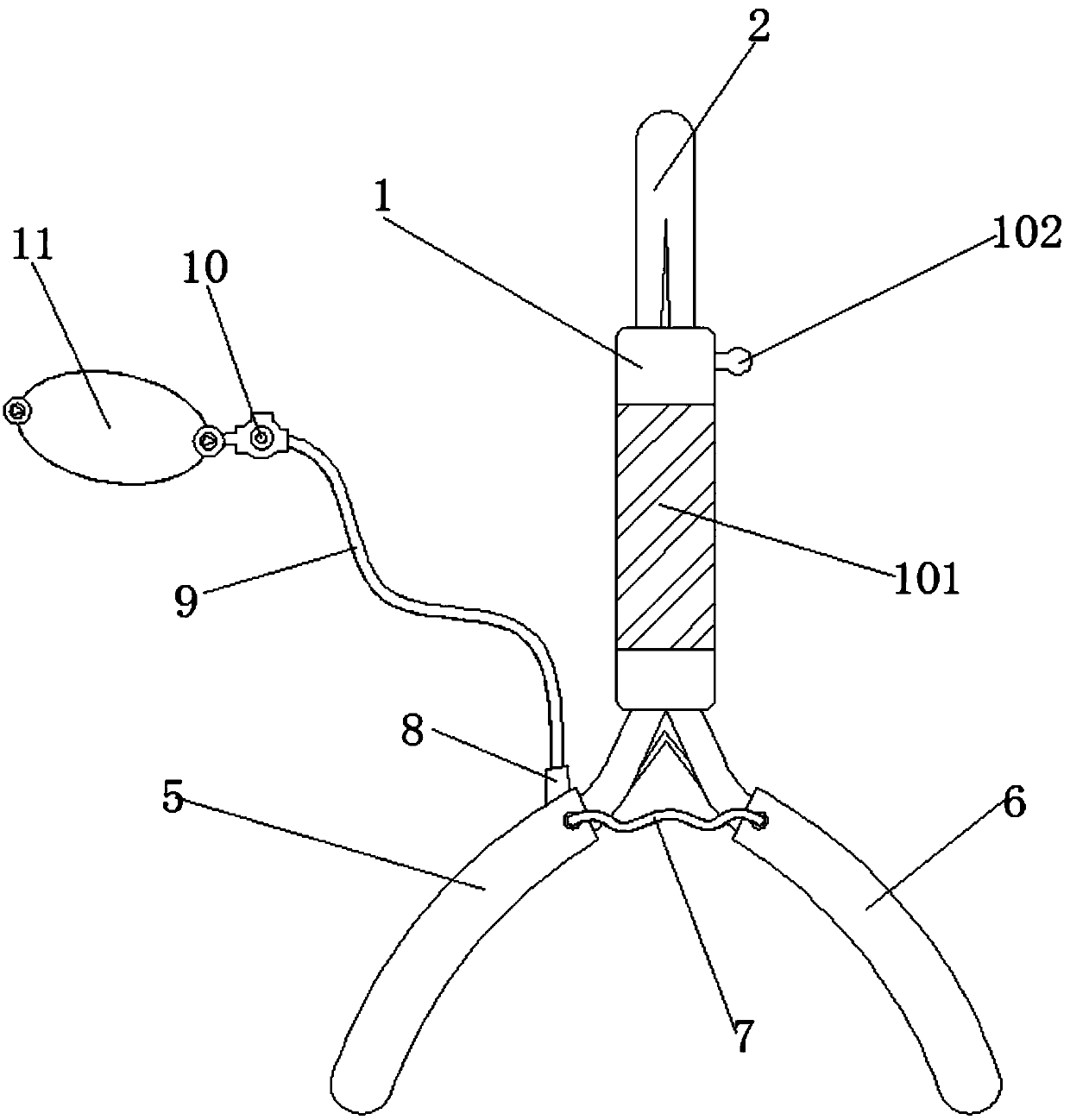 Multifunctional skin flap tractor for being used during mammary surgery