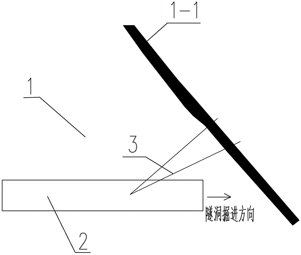 High-pressure water injection device and its construction method for relieving the risk of fracture-slip rockburst