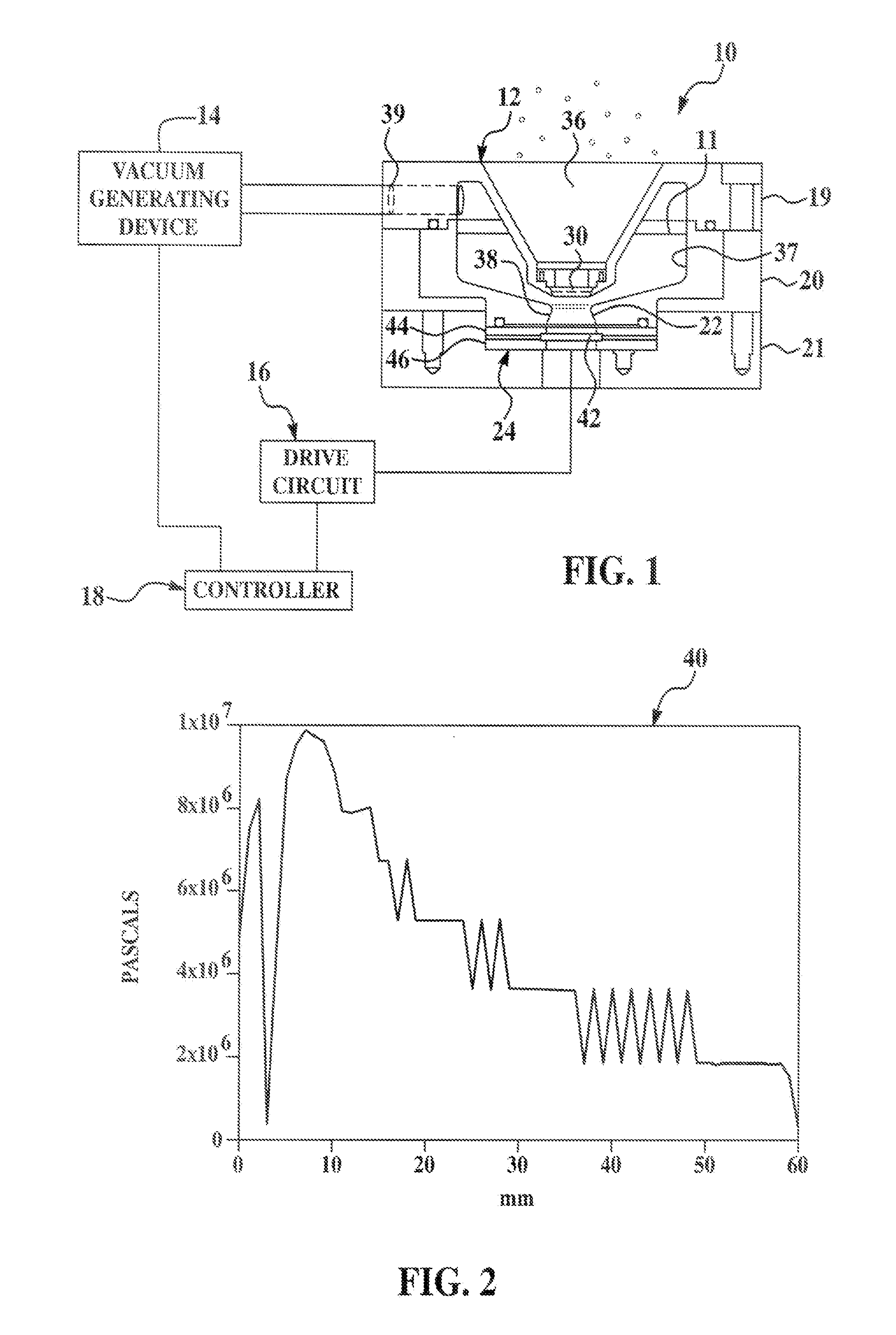 Ultrasonic nebulizer and method for atomizing liquid