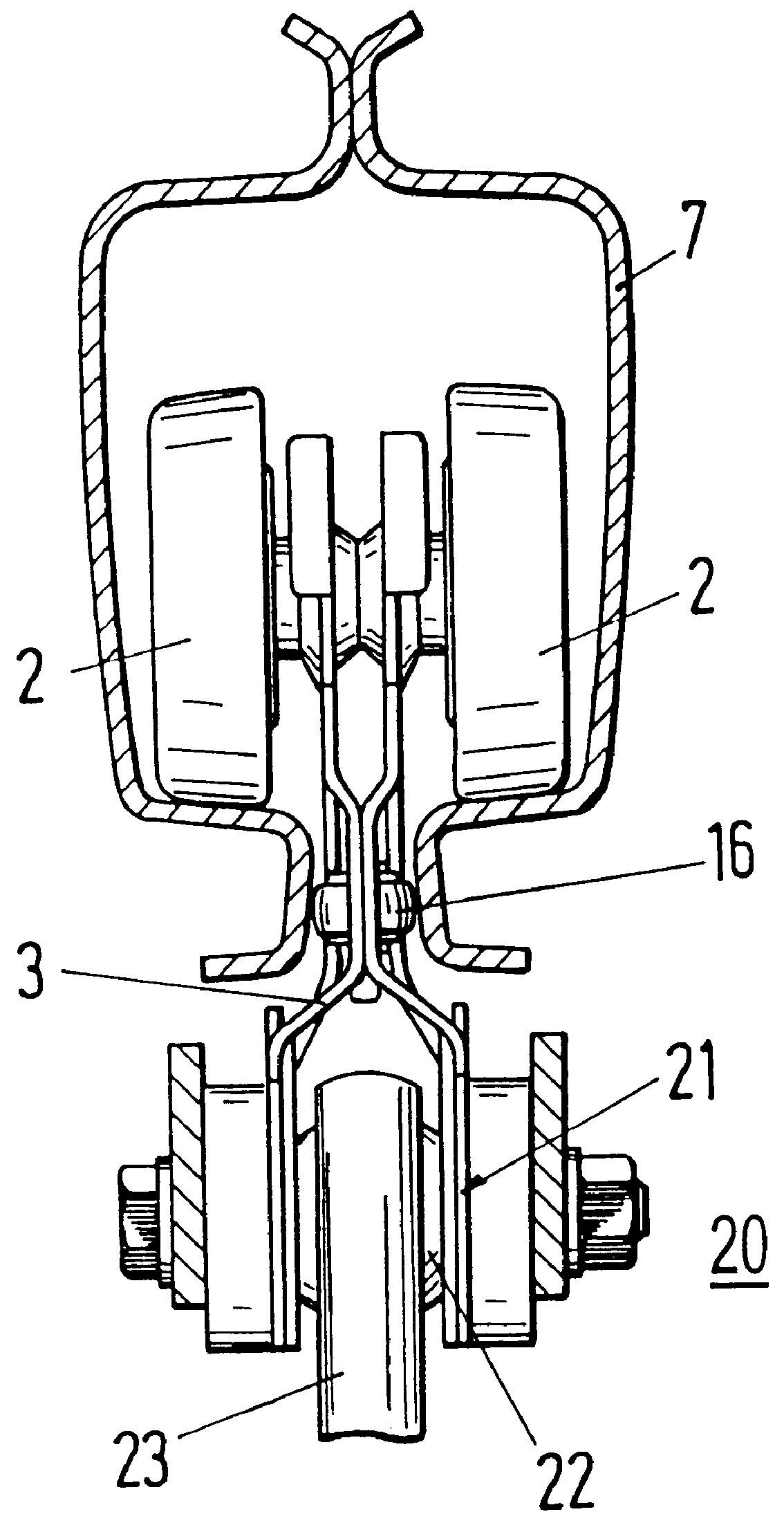Traveling mechanism in a lifting arrangement which is moveable on rails