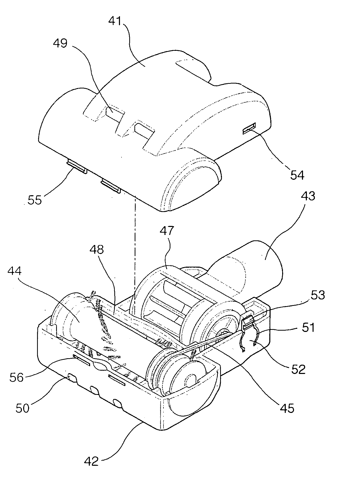 Vacuum cleaner and suction nozzle structure thereof