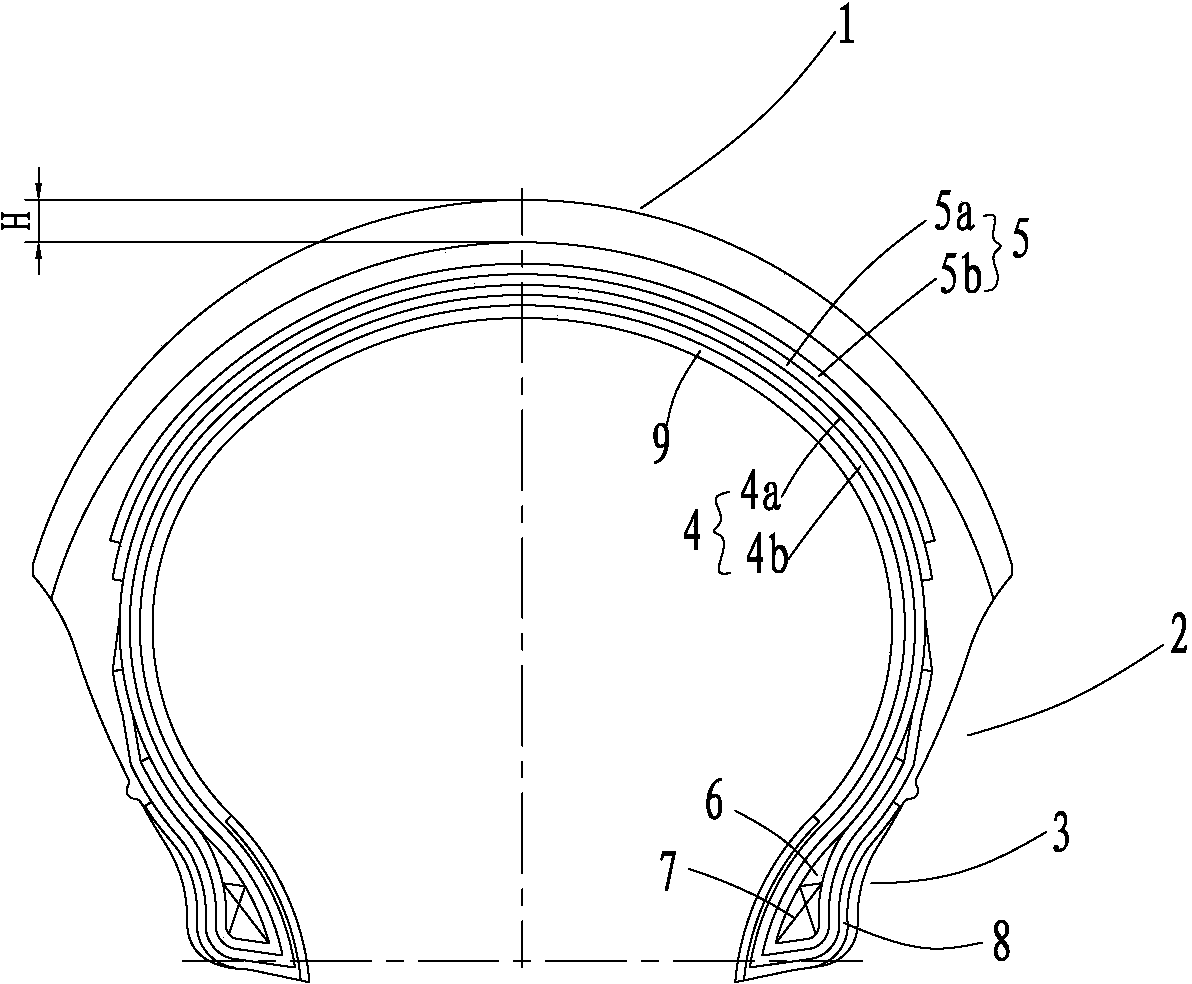 Special tire tread pattern structure of motorcycle for race in rainy day