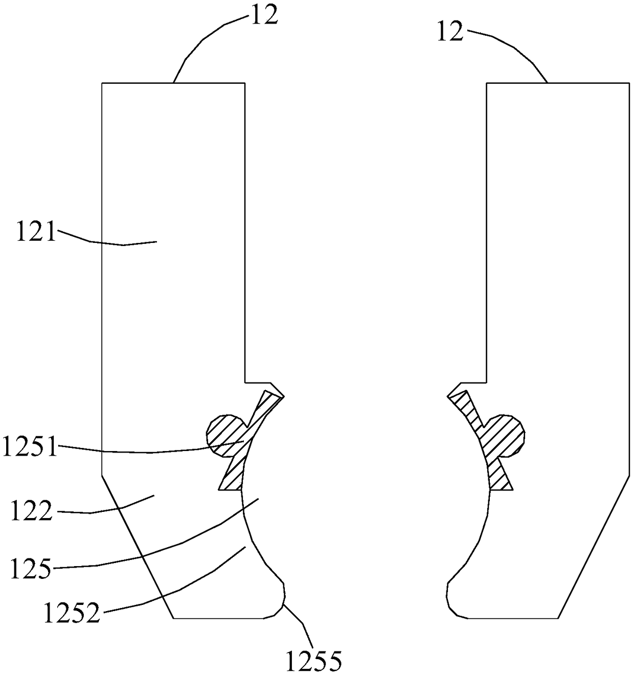 Floating adjustment assembly and floating grasping mechanism including the floating adjustment assembly