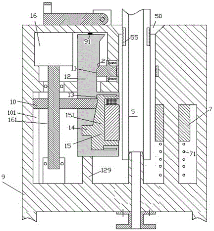 Automatic connection locking device for water supplying hose in gardens