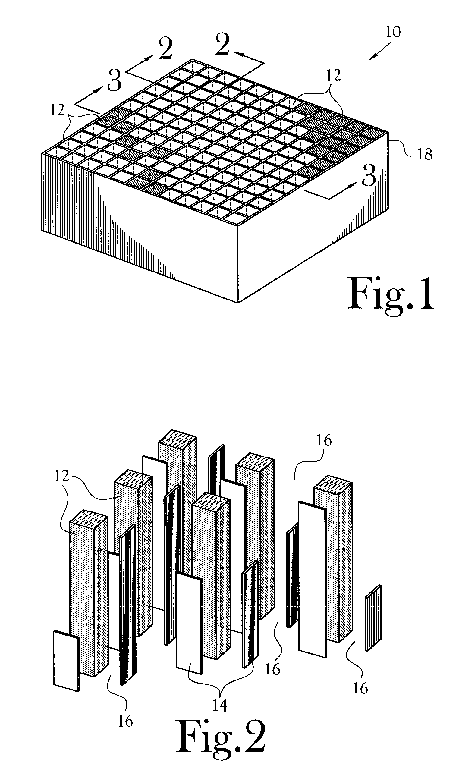 Detector array using internalized light sharing and air coupling