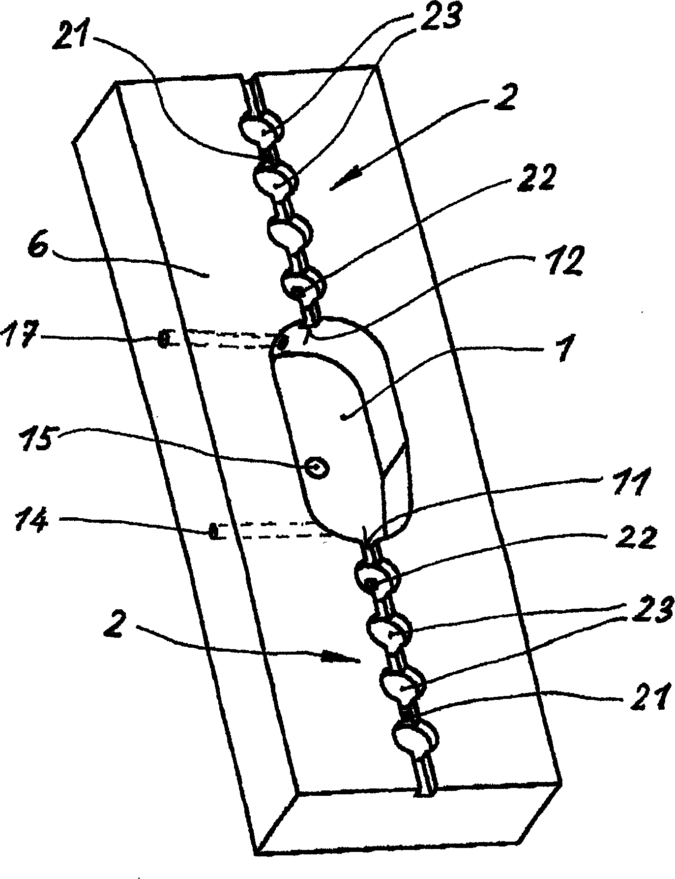 Method and device for continuously treating synthetic fibers in heat exchange chamber