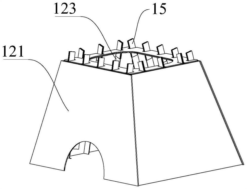 Novel main tower crown structure and sectional installation method thereof