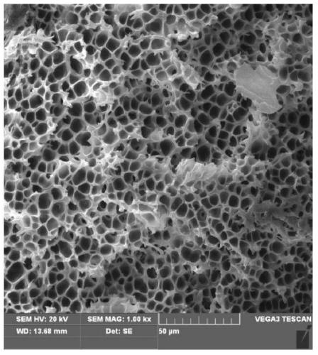 A kind of high strength and high heat resistance polyimide microporous film and preparation method thereof