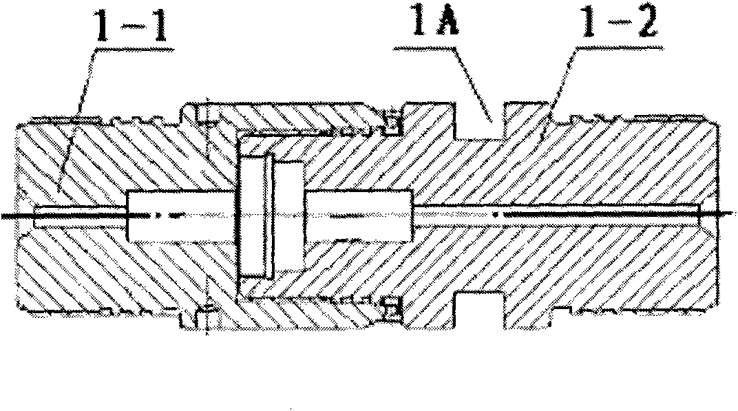 Detonation energization explosion-propagating device for perforating gun string