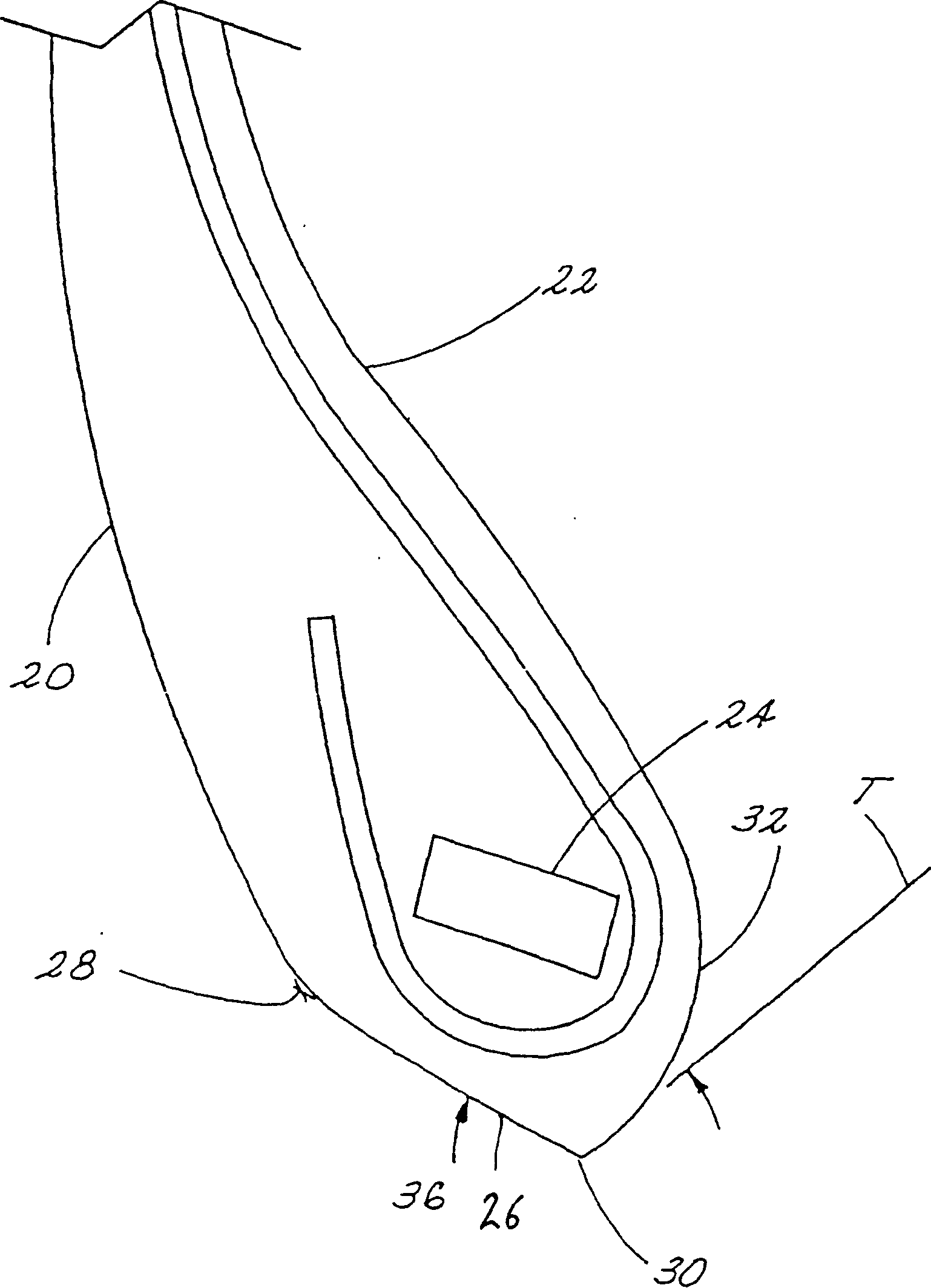 Tire with rounded bead toe and mold for forming the tire