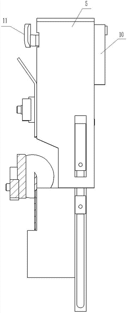 Ear folding mechanism of pasting box machine