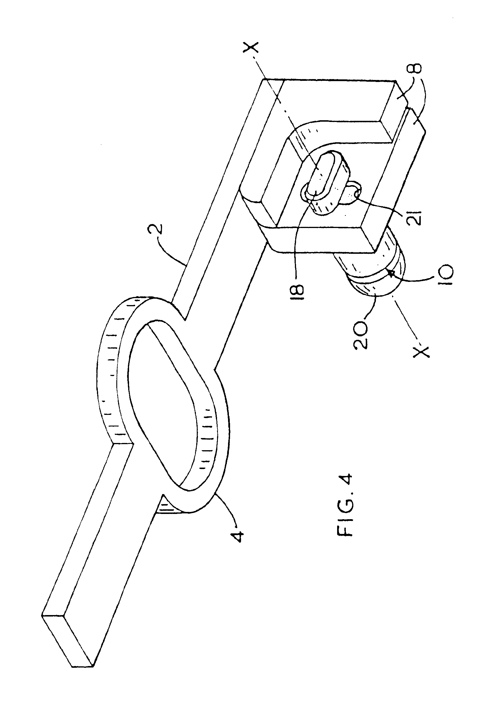 Arrangement for clamping a saw blade