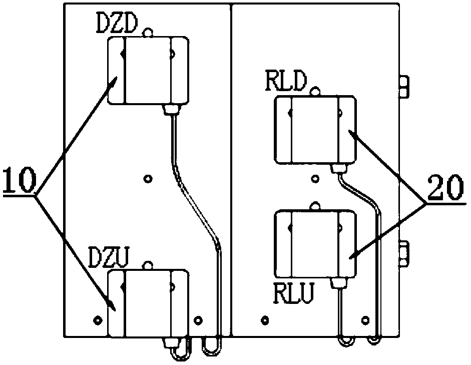 Switch-multiplexed elevator leveling detection device and detection method