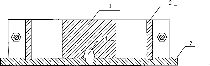 Test method for crack-resistant performance of concrete and outside-square inside-round test apparatus therefor