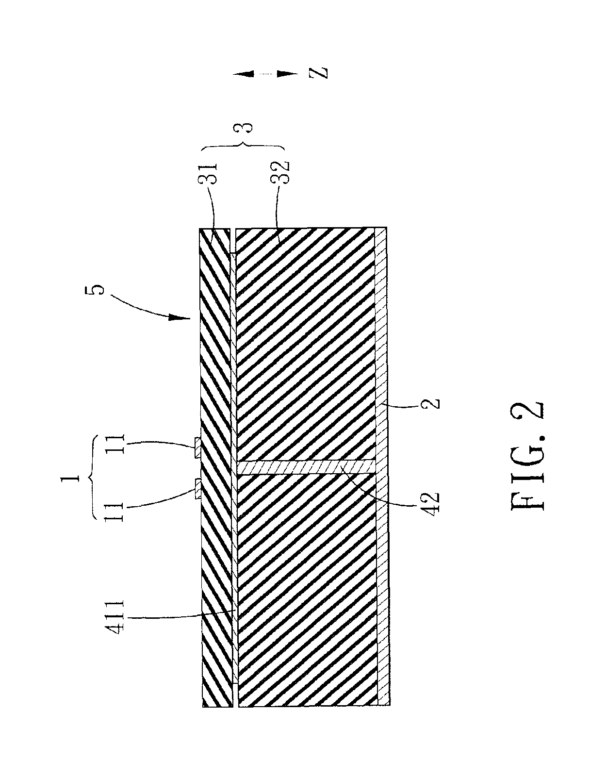 Filtering device and differential signal transmission circuit capable of suppressing common-mode noises upon transmission of a differential signal