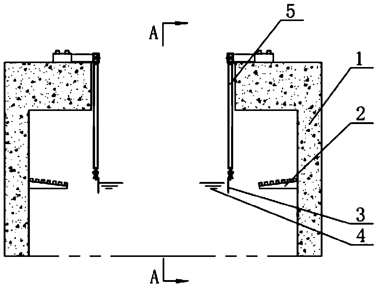 Liftable floating ice channel for towing tank test