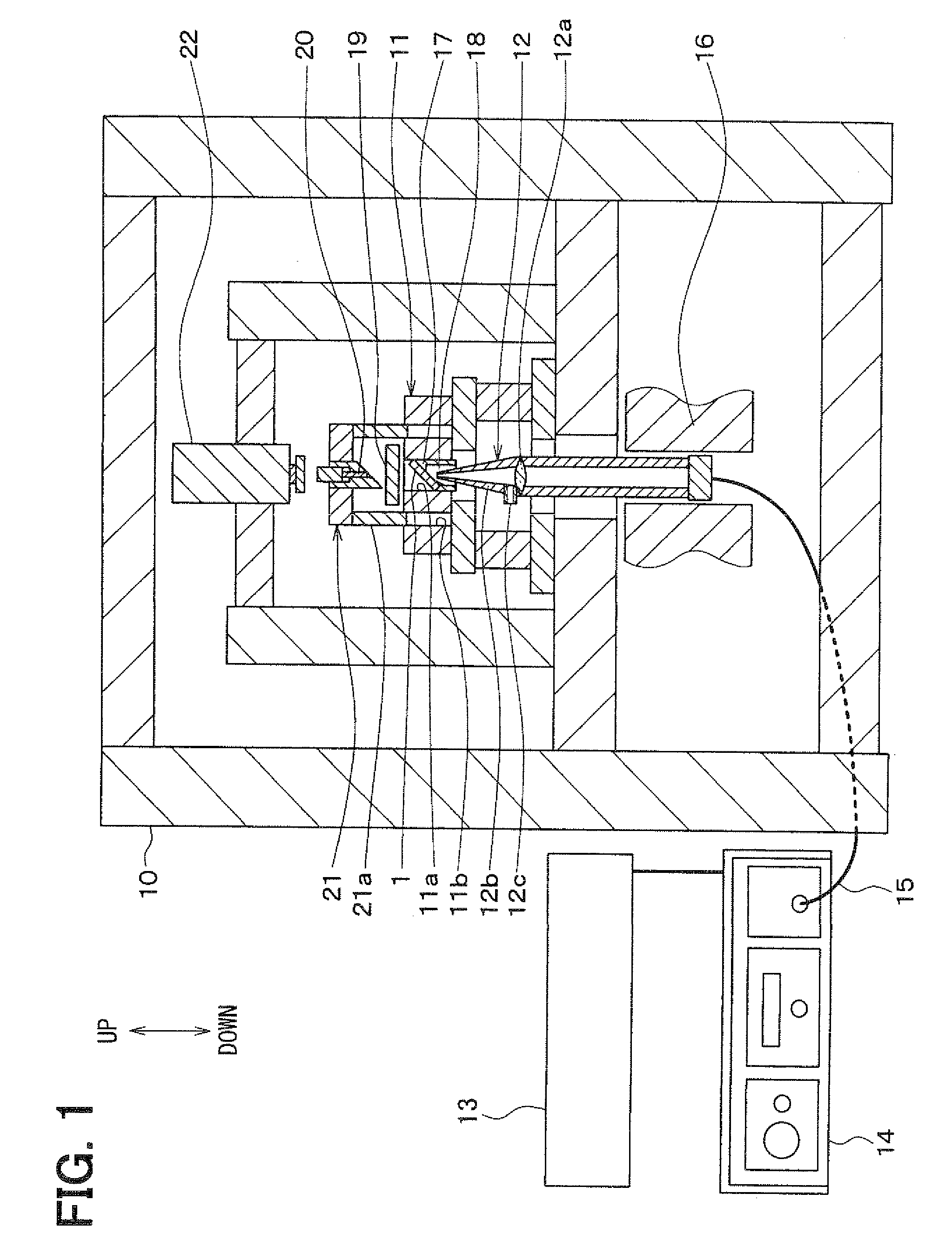 Method and apparatus for forming hole