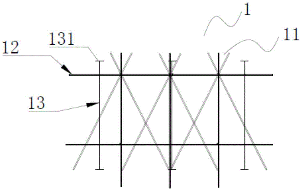 A method for erecting the ground net of the first floor of the mining stope