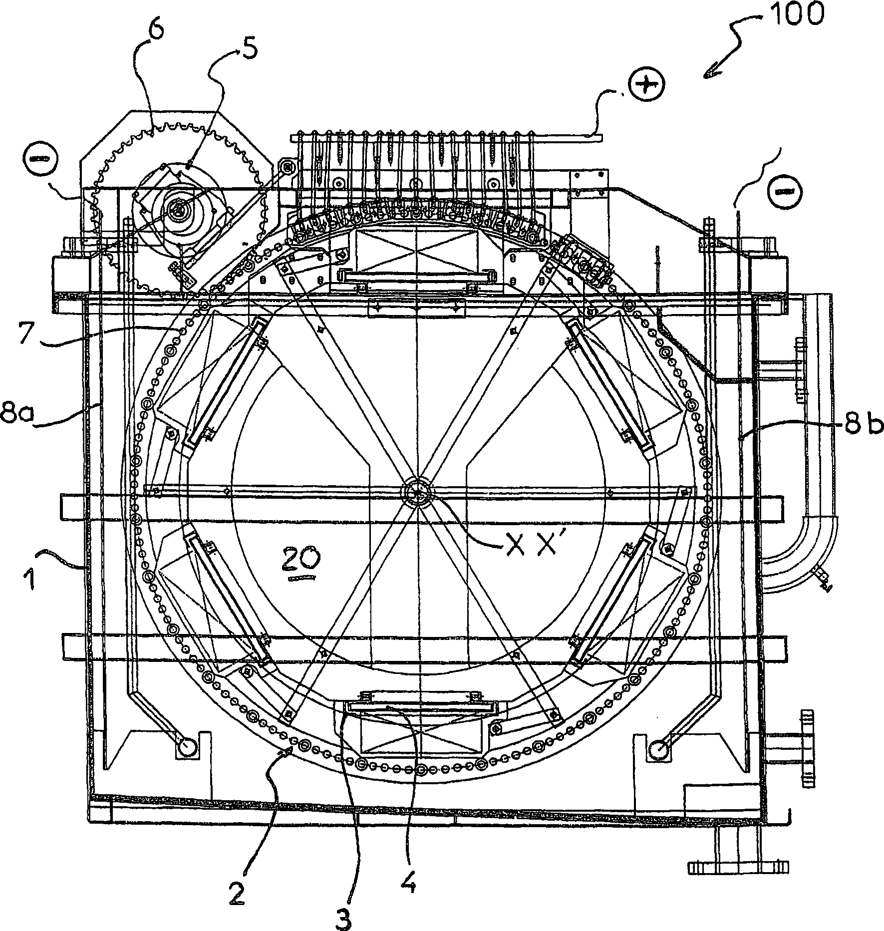 Surface treatment installation for metallic parts, particularly by electrolysis