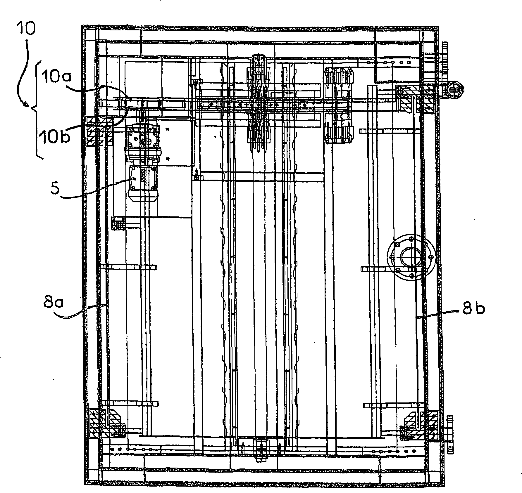 Surface treatment installation for metallic parts, particularly by electrolysis