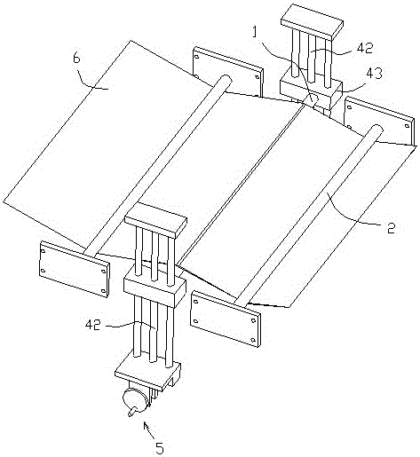 Guide membrane tension regulating device for polaroid cutting machine