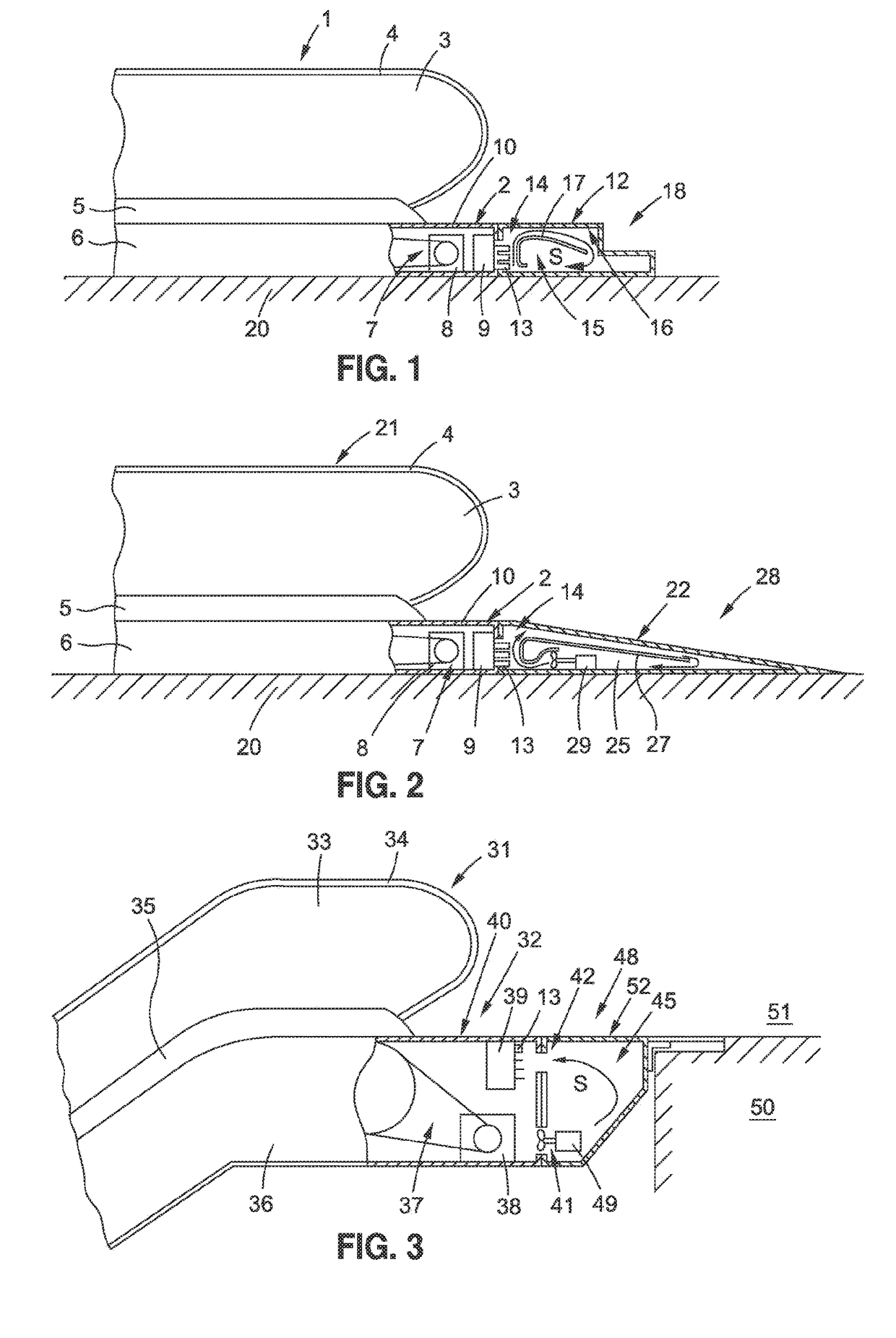 Escalator or moving walkway with at least one access module