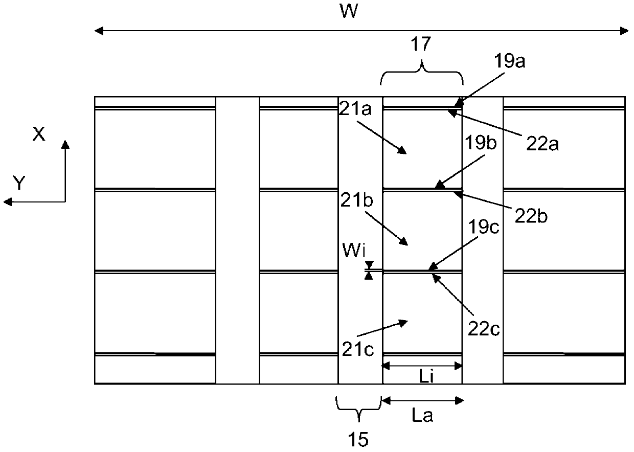 Pneumatic tyre tread comprising a plurality of incisions