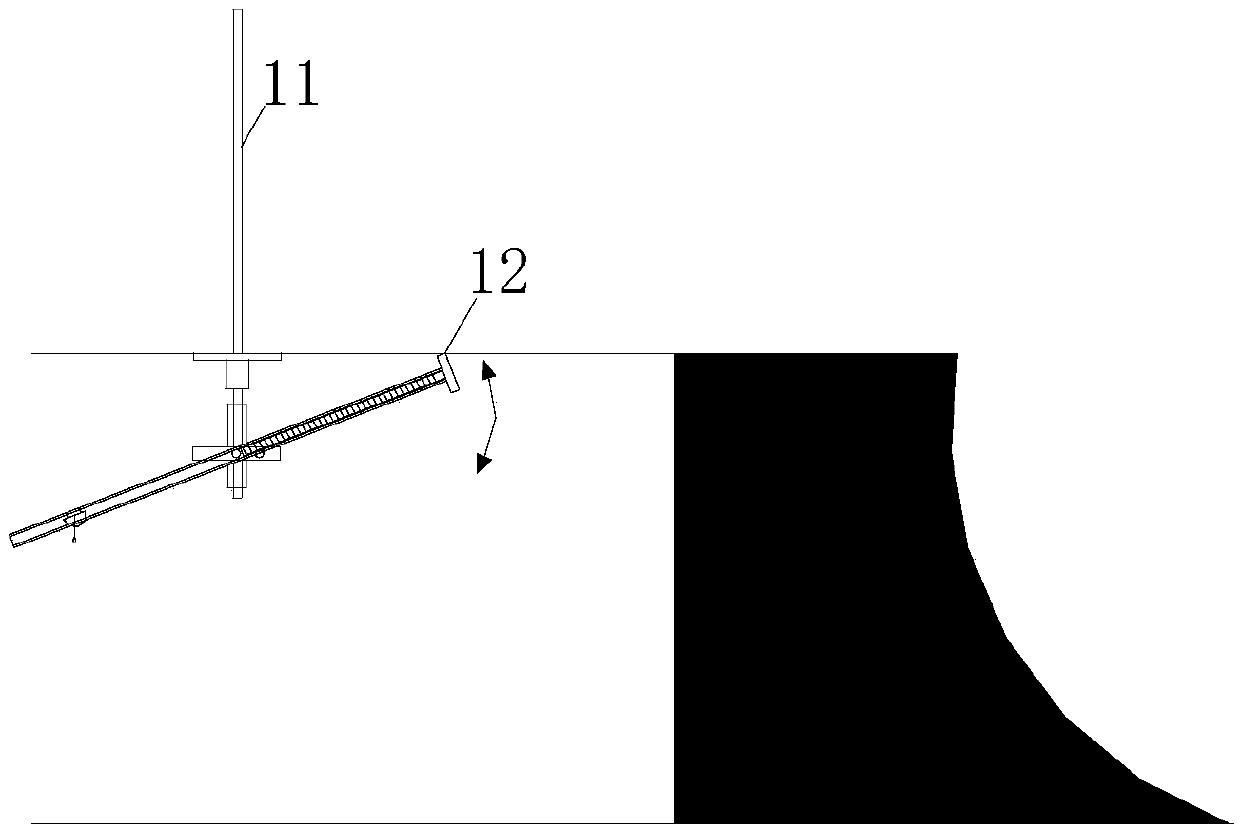 Device and method for monitoring deformation of roof in a roadway head-on suspending roof area