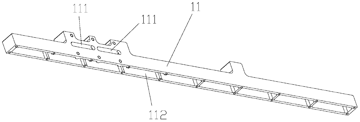 Clamp suction row and transfer clamp of same