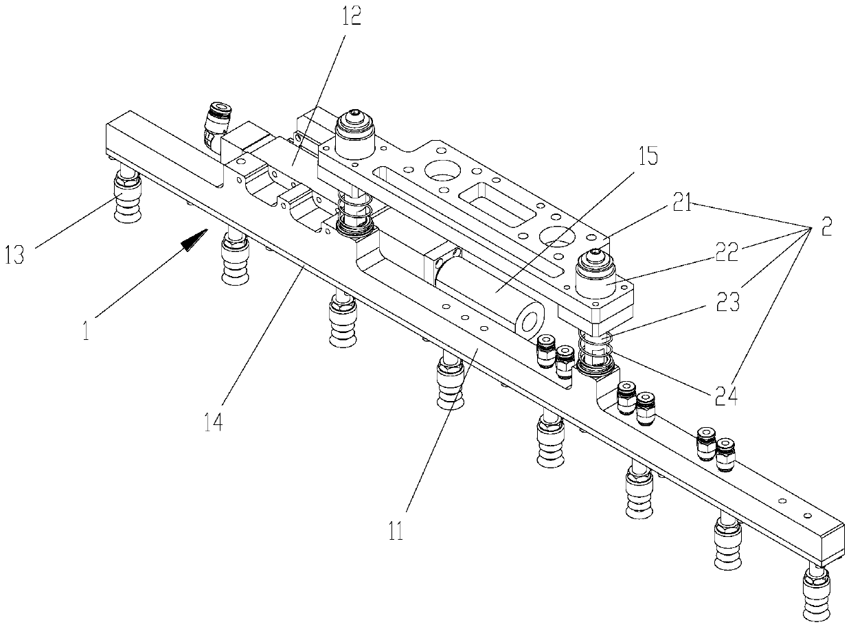 Clamp suction row and transfer clamp of same