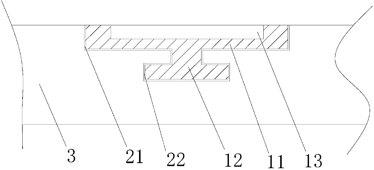 Table provided with movable saucer