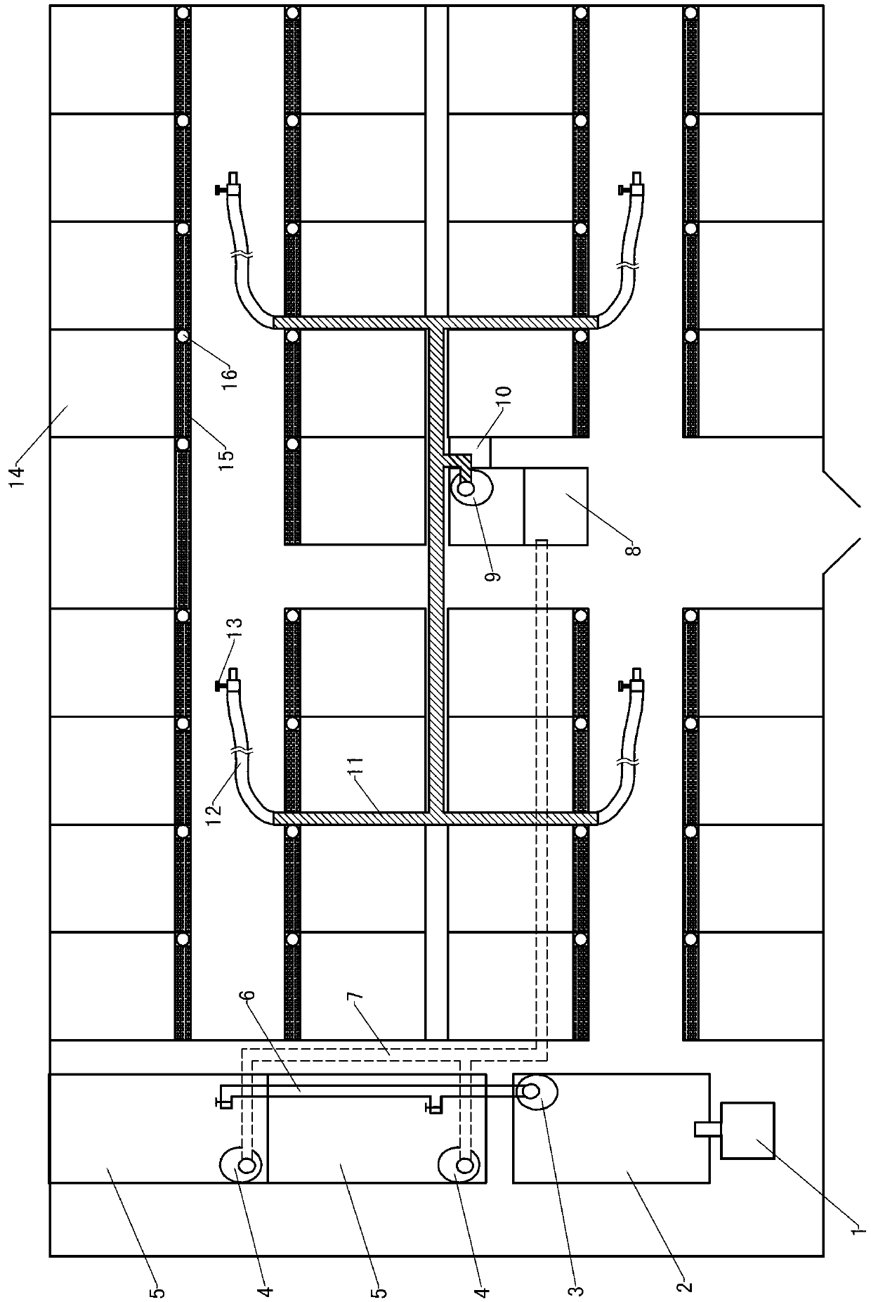 Composite feed for live pigs and mechanized pipeline transportation device of composite feed