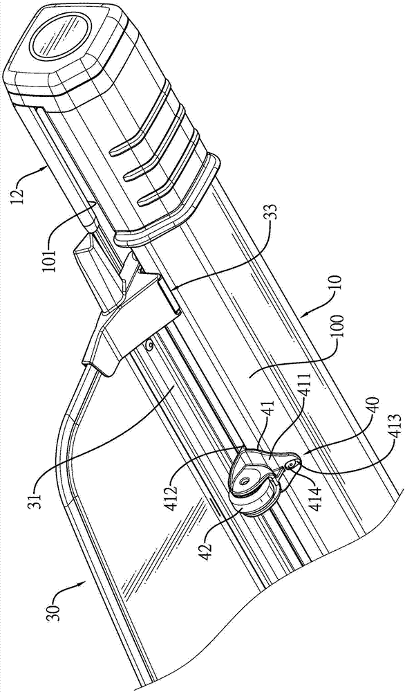 Shielding curtain with roller auxiliary retracting mechanism