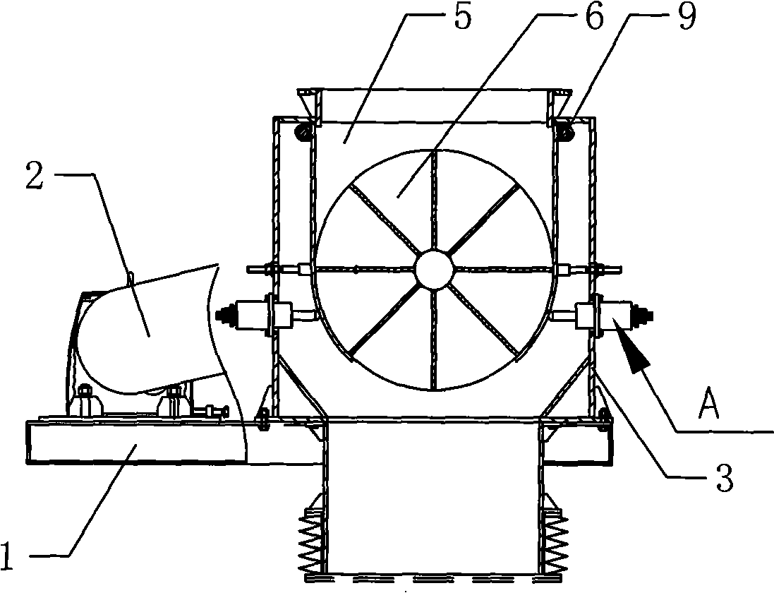 Improved anti-blockage device used for crushed straw aggregate feeding machine