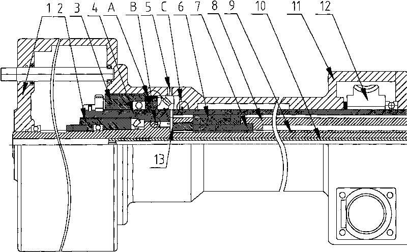 High-pressure heavy-calibre tapping machine with external independent adjustable pressure balance system